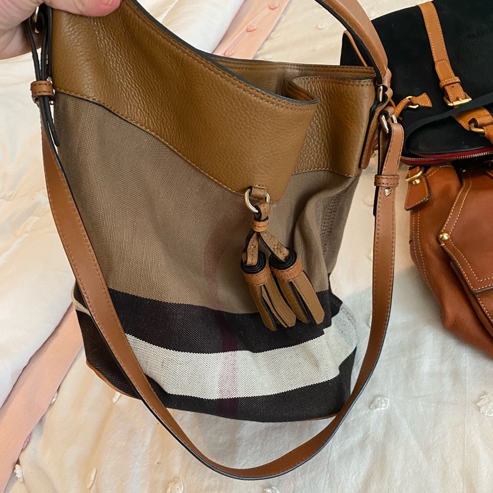 Burberry bag w/dustbag